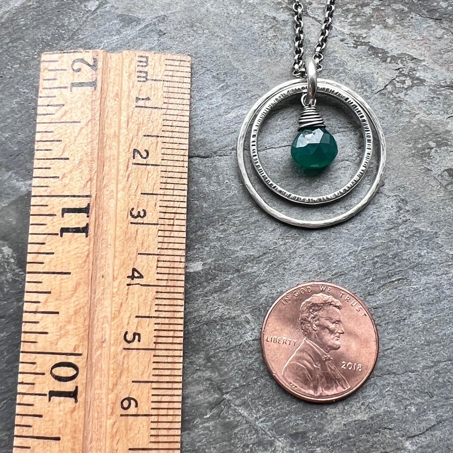 Sterling Silver Green Onyx Necklace | Emerald Green Stone in Hammered Rings Pendant