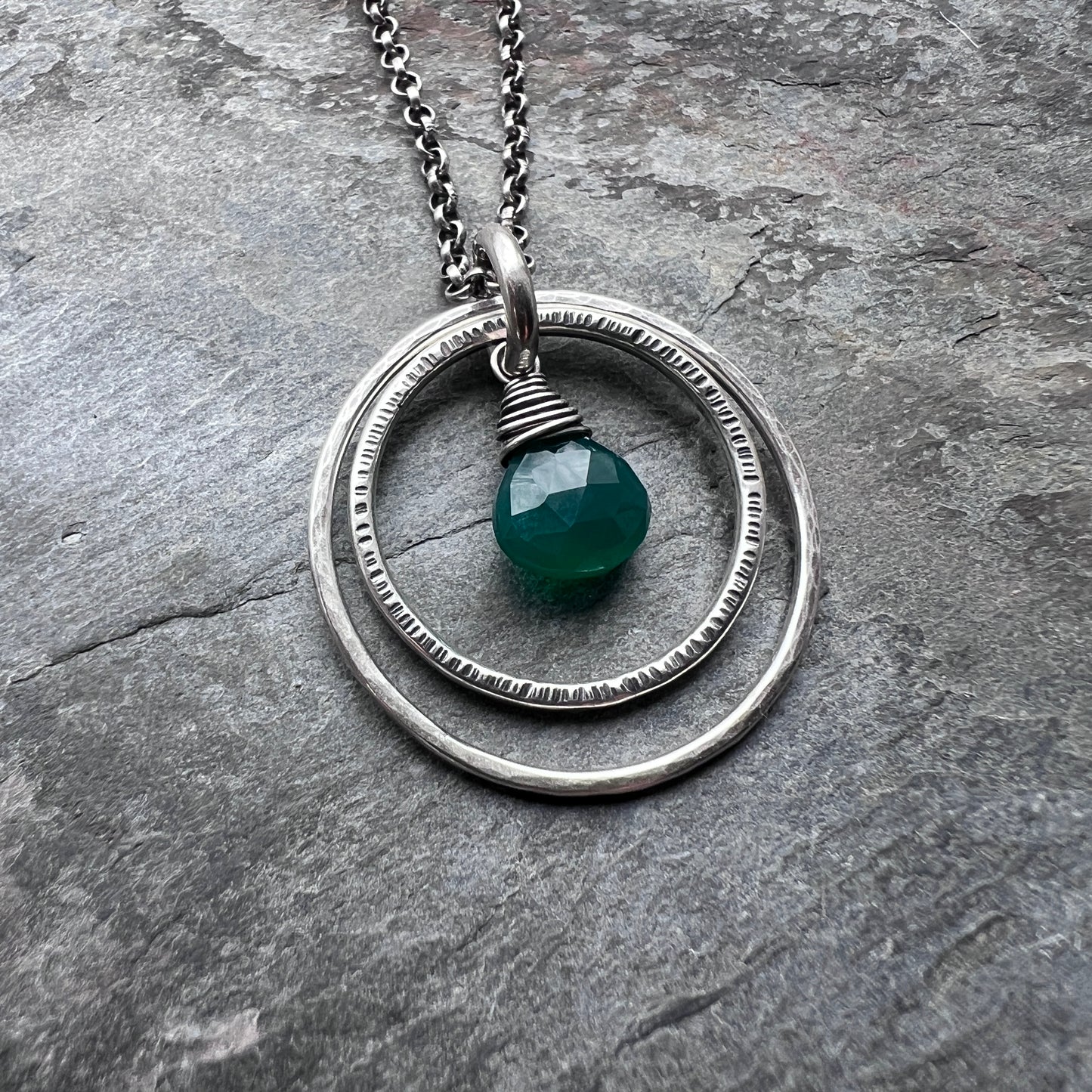 Sterling Silver Green Onyx Necklace | Emerald Green Stone in Hammered Rings Pendant